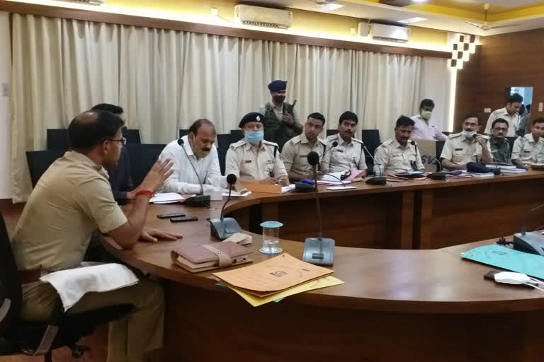 sp held crime meeting with officials in ramgarh