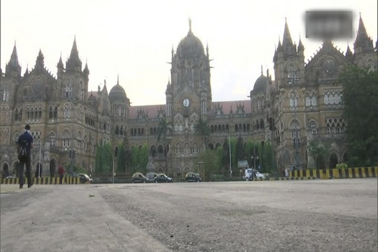 covid-19-mumbai-street-wears-deserted-look-as-weekend-lockdown-begins