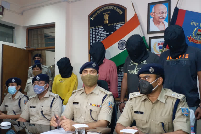 4 criminals arrested including girlfriend of gangster Sujeet Sinha in Ranchi