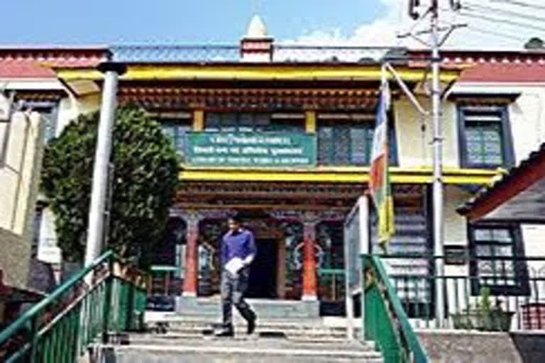 Exiled Tibetans vote in India for new leadership