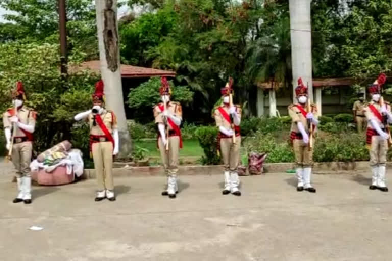 martyr status given to Corona Warriors female constable and ASI in raipur