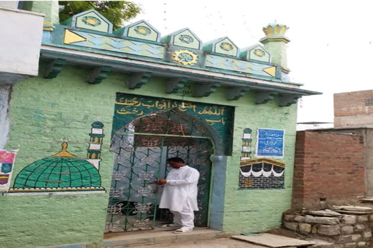 historical mosque of Shahpur