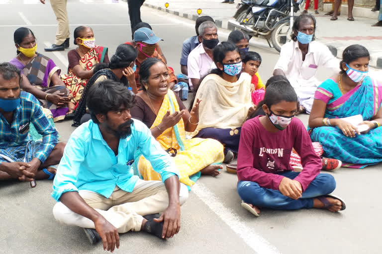 family protest in front of nellai collector office