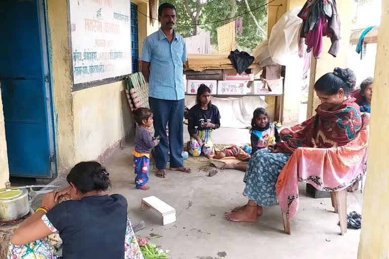 national secretary of intuc met homeless family in giridih