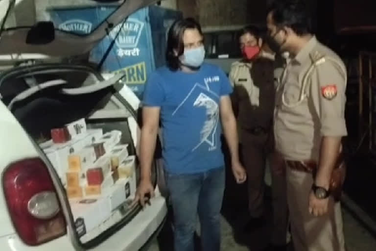 greater noida police arrested smuggler with alcohol