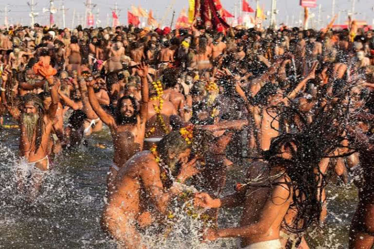 Lakhs take dip in Ganga on shah snan amid rising coronavirus cases