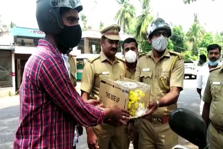 motor vehicle department vishu kit distribution  motor vehicle department news  vishu kit distribution news  മോട്ടോര്‍ വാഹന വകുപ്പ്  മലപ്പുറം വാര്‍ത്തകള്‍  വിഷു കിറ്റ് വിതരണം