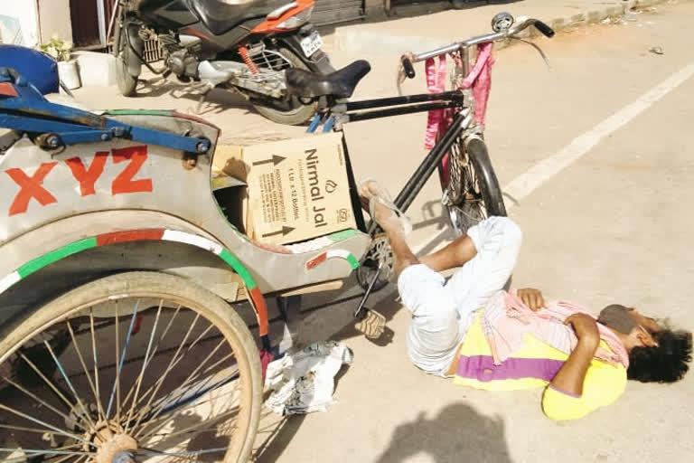 no one helped rickshaw puller in ranchi due to fear of corona