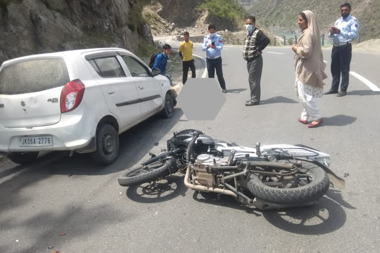 twenty year old boy killed in road accident in doda