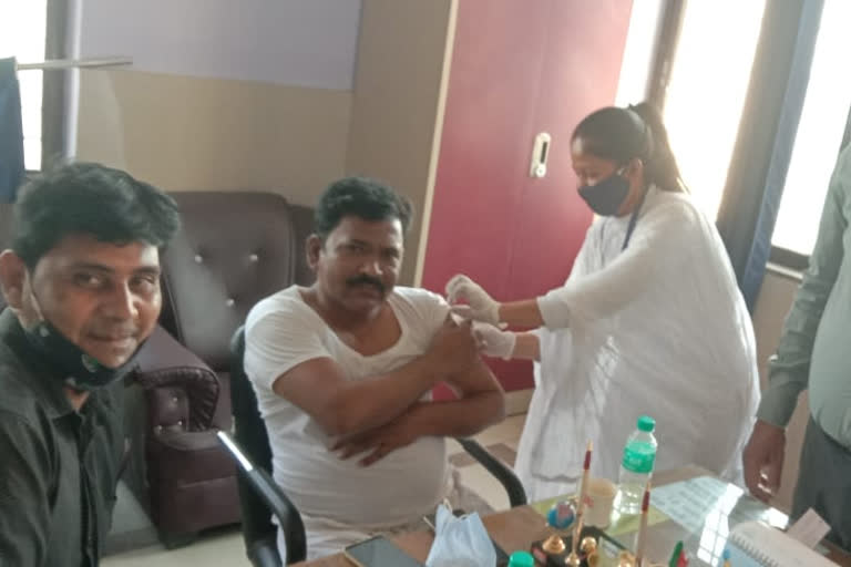 Phulwari Sharif MLA Gopal Ravidas took first dose of vaccine in patna