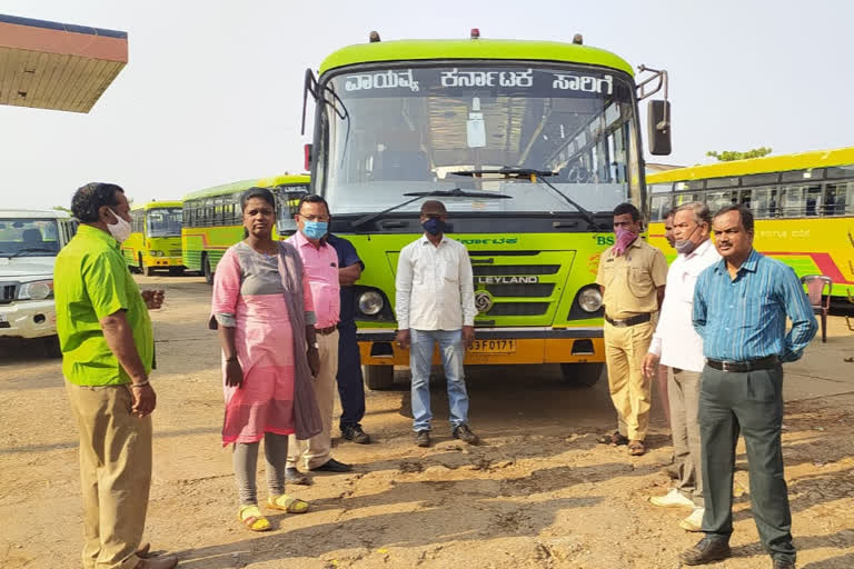 Transport strike, Transport strike news, 26 employees suspend, 26 employees suspend by NWKSRTC, ಸಾರಿಗೆ ಮುಷ್ಕರ, ಸಾರಿಗೆ ಮುಷ್ಕರ ಸುದ್ದಿ, 26 ನೌಕರರು ವಜಾ, ಎನ್​ಡಬ್ಲ್ಯೂಕೆಎಸ್​ಆರ್​ಟಿಸಿಯಿಂದ 26 ನೌಕರರು ವಜಾ,