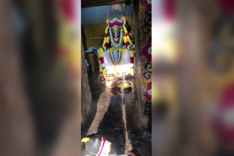 திருநேர் அண்ணாமலையார் மீது சூரிய ஒளி