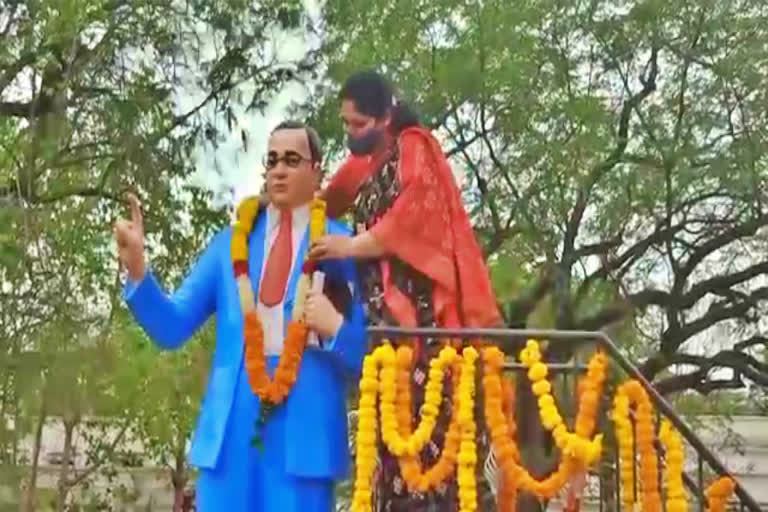 minister satyavathi rathod pays tribute to ambedkar at mahabubabad