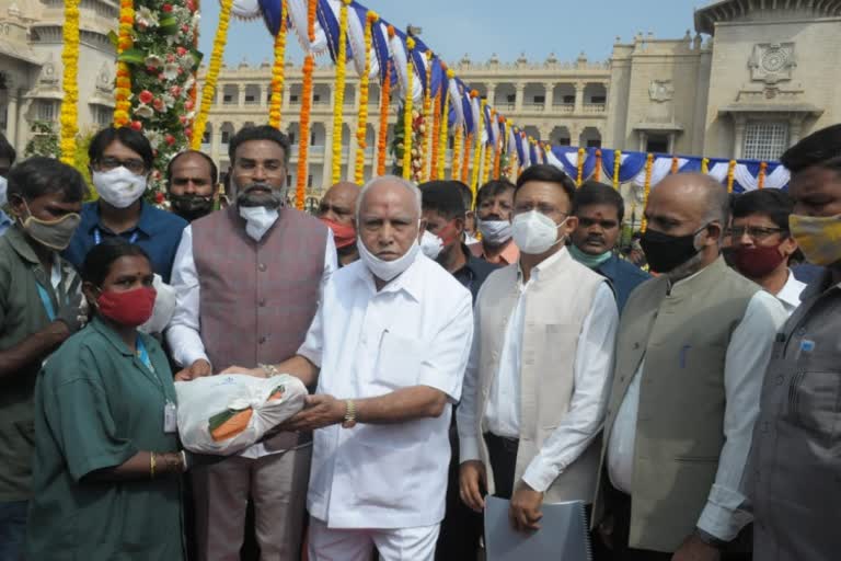 deliver of essential commodities to Civil Workers by BBMP