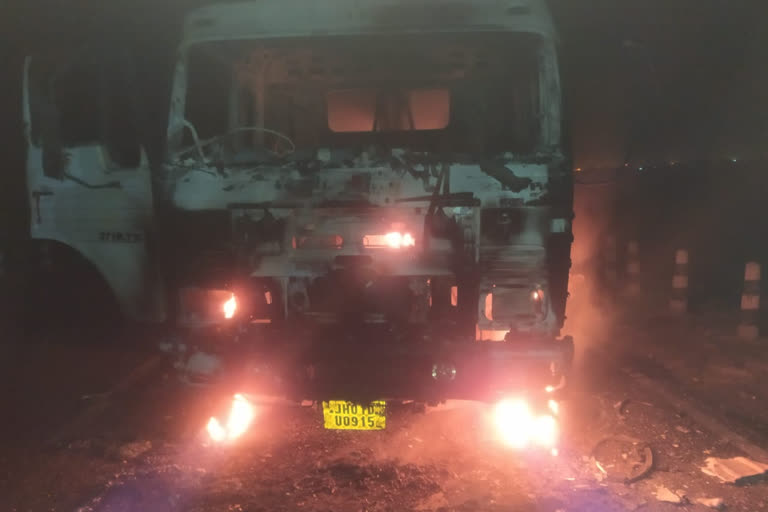 tspc militants burnt two coal laden truck in chatra