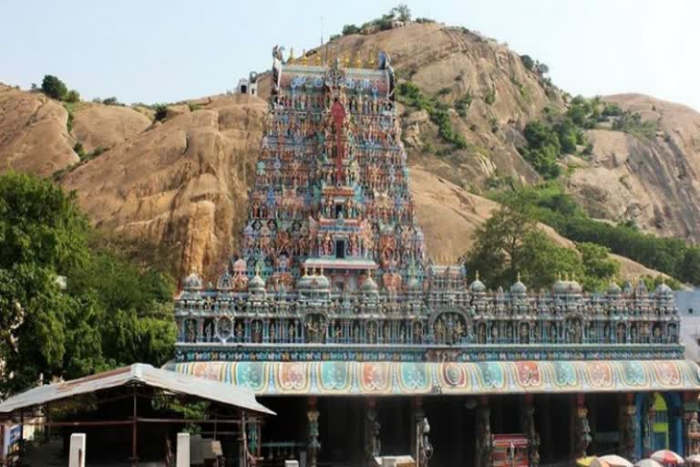 பக்தர்களின்றி களையிழந்த திருப்பரங்குன்றம் முருகன் கோயில்