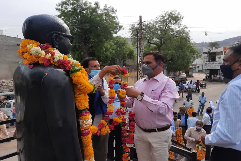 भाजपा एससी मोर्चा ने जलाए दीप, चित्तौड़गढ़ में आंबेडकर जयंती, Ambedkar Jayanti in Chittaurgarh,  BJP SC Morcha lit the lamp