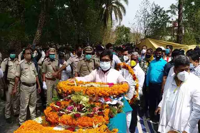 former-minister-simon-marandi-was-cremated-in-pakur