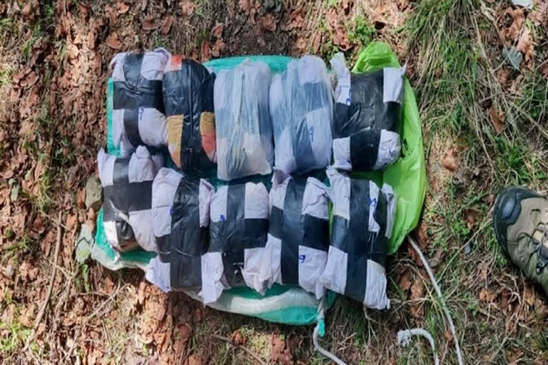 Indian Army  recovers narcotics worth Rs 50 crore  കുപ്പ്‌വാരയിൽ ലഹരിമരുന്ന് പിടിച്ചെടുത്തു  BSF  Pak-sponsored narco-smuggling  10 കിലോ ഹെറോയിൻ