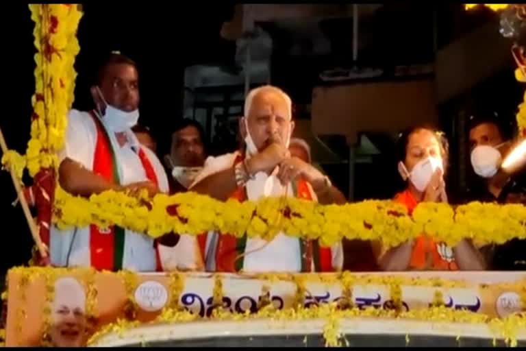 CM Yeddyurappa campaign for Mangala angadi