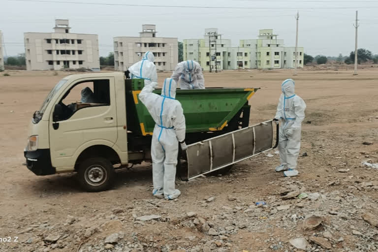 Garbage van ferries bodies of Covid patients in Chhattisgarh