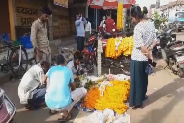 less-crowd-at-bhiringi-kali-temple-of-durgapur-bengali-new-year-in-covid-situation