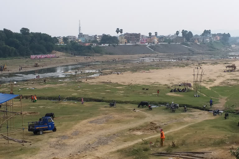 Constant falling water level of Swarnarekha and Kharkai river