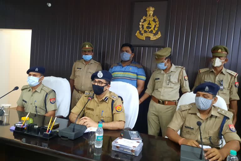 इनामी अपराधी चढ़ा पुलिस के हत्थे