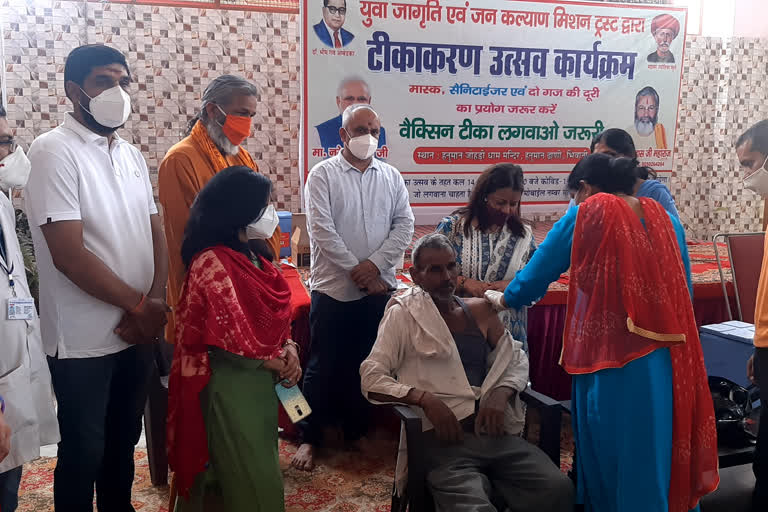 bhiwani-vaccine-given-to-more-people-than-target-on-fourth-day-of-vaccine-utsav