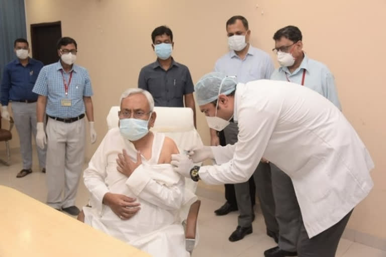 Bihar Chief Minister takes 2nd dose of Covid vaccine  2nd dose of Covid vaccine to Bihar CM  Nitish Kumar received 2nd dose of Covid vaccine  Covid vaccine to Bihar Chief Minister  നിതീഷ് കുമാര്‍  കൊവിഡ് വാക്സിന്‍