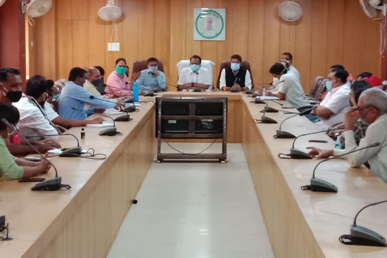 mla-and-collector-took-meeting-of-sarva-samaj-in-view-of-corona-and-lockdown-in-bemetara