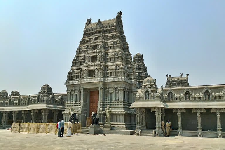 development-works-in-yadadri-temple