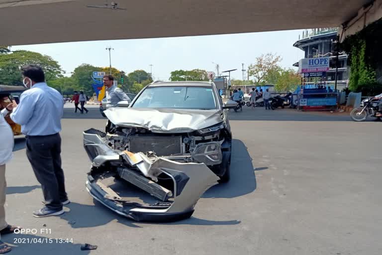 road accident at telugu talli flyover in hyderabad