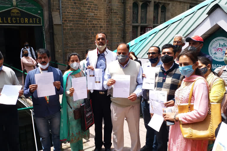 parents association protest against private school in shimla