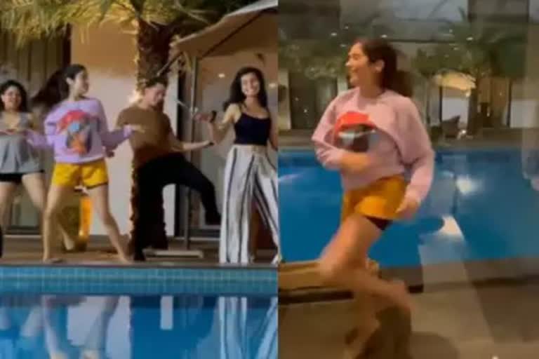 janhvi-kapoor-dancing-with-friends-near-pool-dhadak-actress-shares-a-hilarious-video