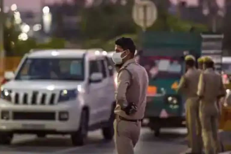 COVID-19 hits Delhi Police as more than 300 cops infected with deadly virus