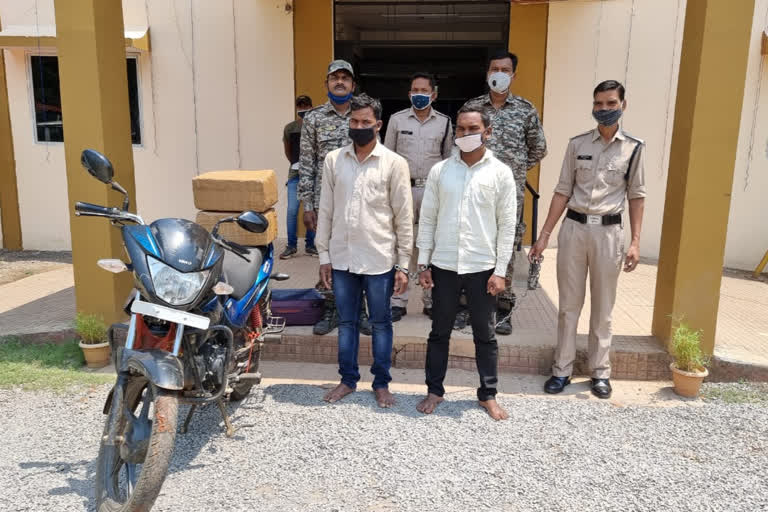 smuggling cannabis in Jagdalpur