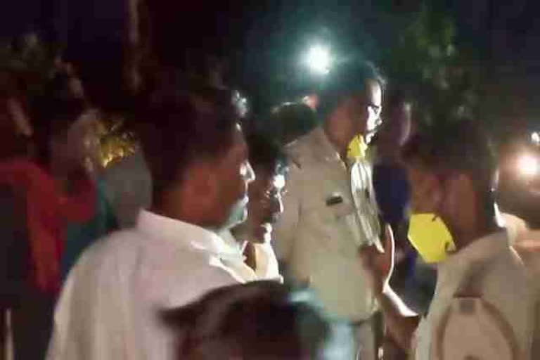 attacked-on-jmm-leader-vehicle-in-dhanbad