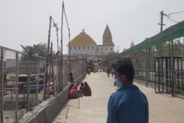 jhajjar-crowd-of-devotees-thronging-the-berry-temple-in-corona-period