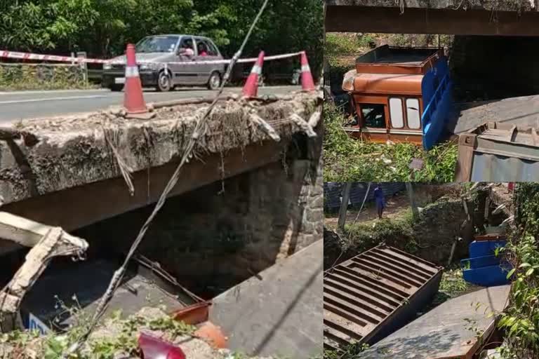 ആലപ്പുഴ  റോഡ് അപകടം  ലോറി തോട്ടിലേക്ക് മറിഞ്ഞു  LORRY_ACCIDENT  PALLATHURUTHI_BRIDGE  alapuzha news