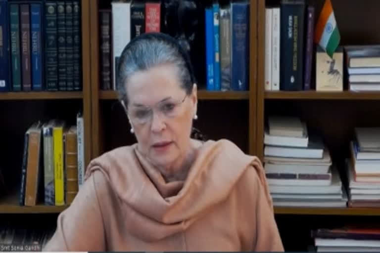 congress-chief-sonia-gandhi-did-sharp-criticism-to-center-on-corona-situation-in-india