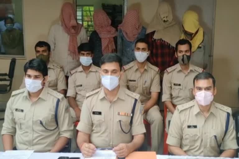 five-criminals-involved-in-1-dot-25-crore-robbery-arrested-in-ranchi