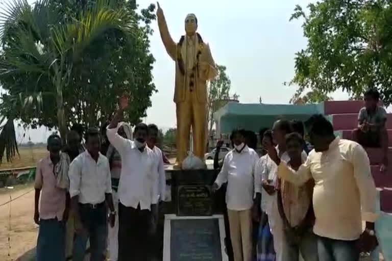 uranduru sc colony residents protests, uranduru sc colony voters in tirupati bi polls