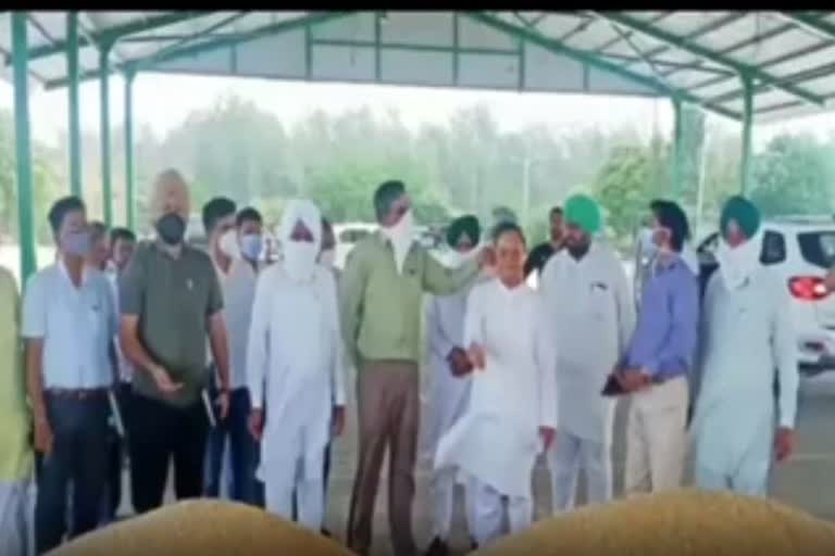 MP Chaudhary Santokh Singh said that the crop of the farmers would be picked on time.