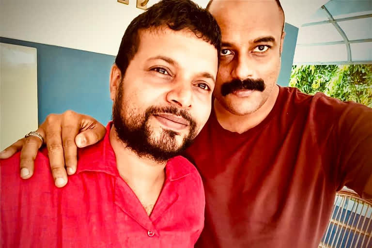 Murali Gopi introduces the director of his Mammootty movie  മമ്മൂട്ടി ചിത്രത്തിന്‍റെ സംവിധായകനെ പരിചയപ്പെടുത്തി മുരളി ഗോപി  മുരളി ഗോപി മമ്മൂട്ടി സിനിമ  മമ്മൂട്ടി മുരളി ഗോപി വാര്‍ത്തകള്‍  മുരളി ഗോപി വാര്‍ത്തകള്‍  Murali Gopi Mammootty movie  Mammootty movie  Murali Gopi Mammootty