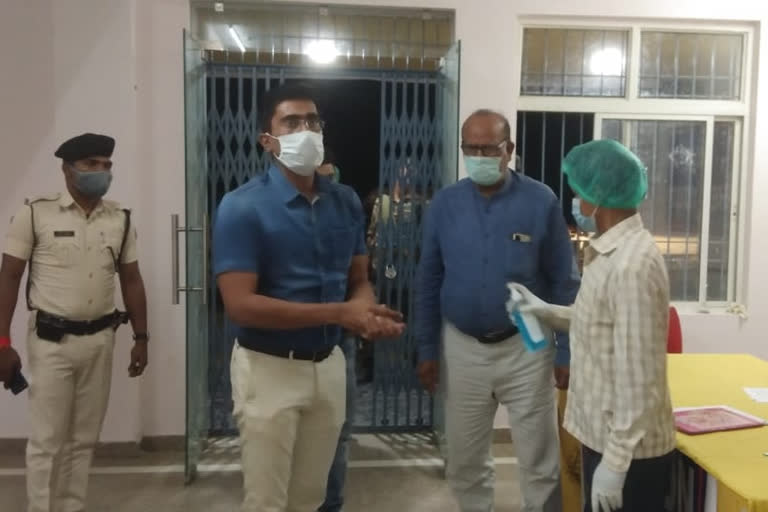 DM inspects Covid Care Center in Motihari