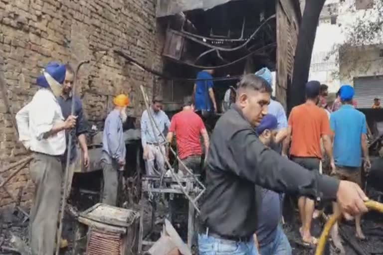 yamunanagar-6-shops-are-burnt-due-to-fire