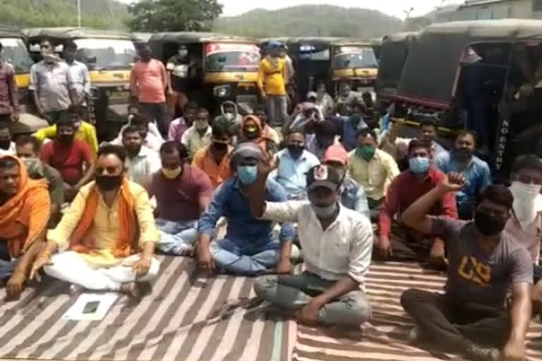 auto drivers protest in seraikela