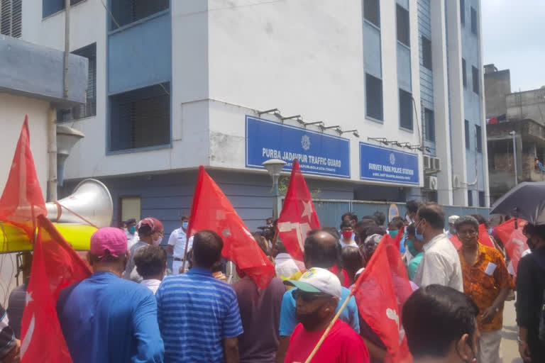 bengal election 2021 agitaion at Survey park police station to protest for beating of a CPIM polling agent in jadavpur