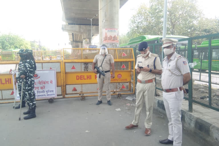 Dwarka Additional DCP inspection on weekend curfew